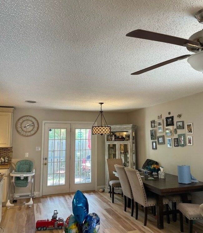 Foto del edificio - Knoxville 37912 - 4 Month Lease! 2 bedroom...
