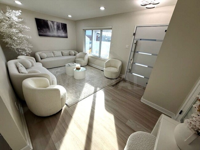 Building Photo - 23838 Barfield St