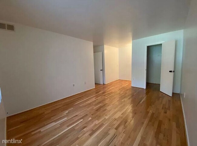 Foto del edificio - 2 br, 1 bath Condo - 12701 Lotte Dr