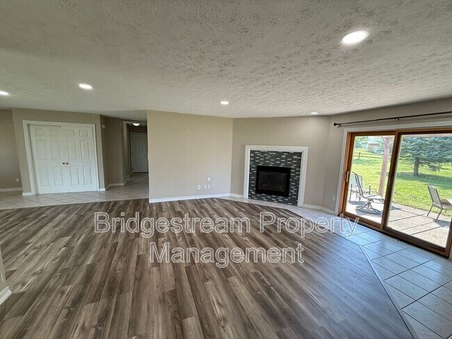 Foto del edificio - 3579 Timbrook Ct