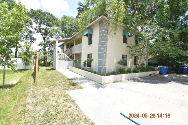 Building Photo - 8419 N Manhattan Ave