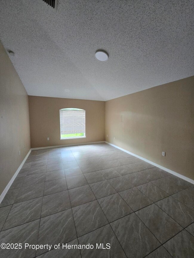 Building Photo - 2072 Haulover Ave