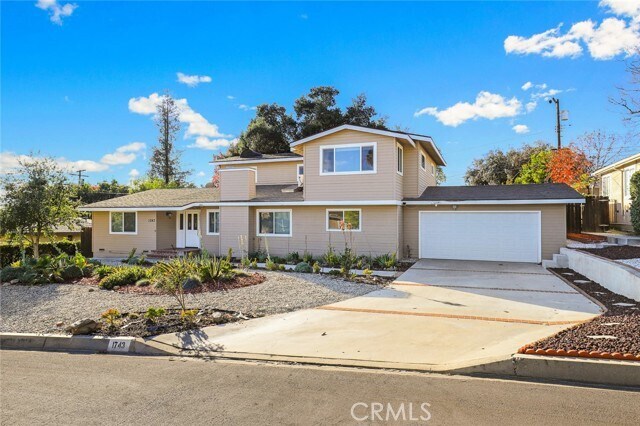 Primary Photo - 1743 Vista Del Valle Dr