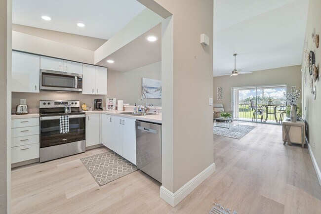 Building Photo - Countryside Condo in Naples ~ FURNISHED ~ ...