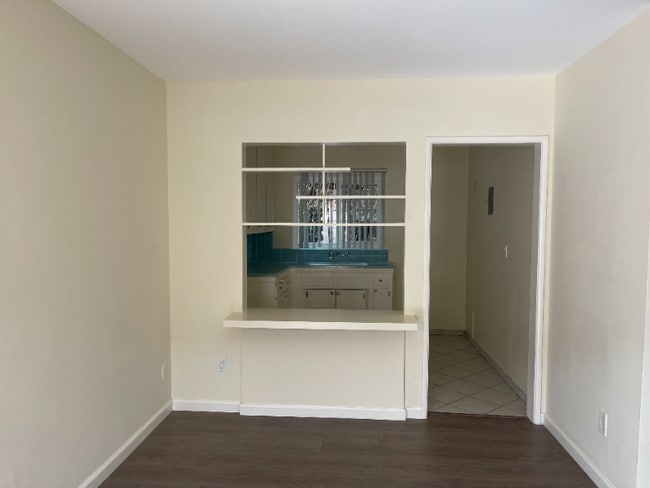 Building Photo - 14207 Sylvan St