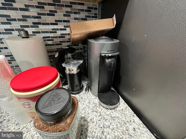 Building Photo - 9429 Rosmarin Way