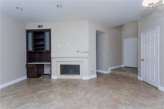 Building Photo - 2772 N Blackburn Dr