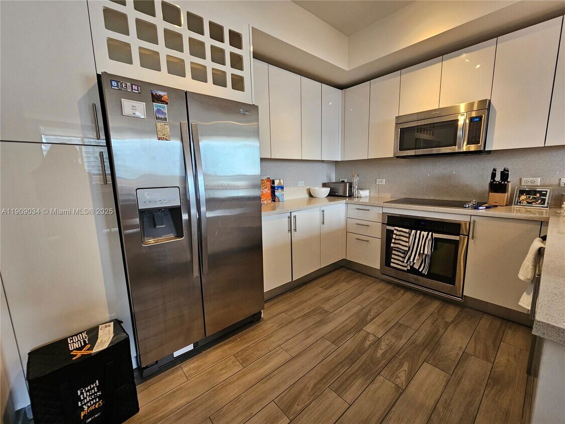 Foto principal - 999 SW 1st Ave