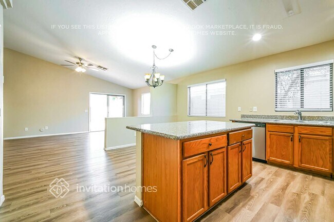 Building Photo - 9025 W Avalon Dr