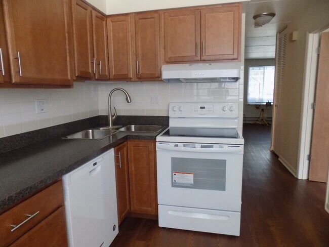 Building Photo - 519 Hyacinth Pl