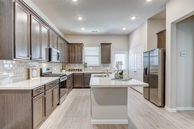 Foto del edificio - 5311 Sunway Dr