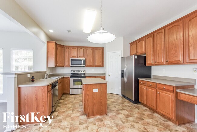 Building Photo - 3700 Wingfield Dr