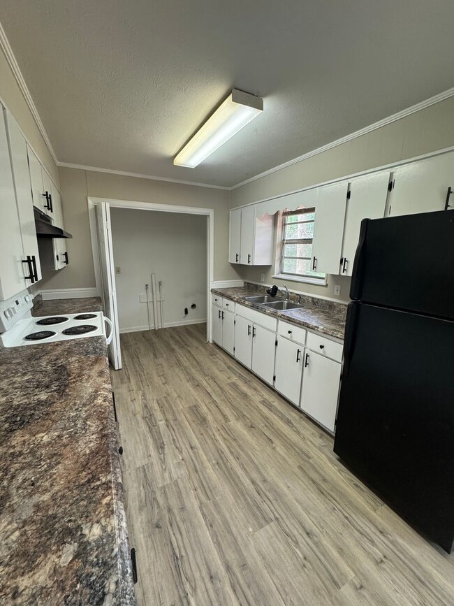 Building Photo - 6332 Winwood Dr