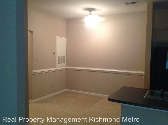 Building Photo - 624 Bristol Village Dr