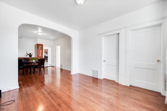 Building Photo - 3639 S Archer Ave