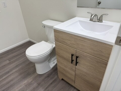 Building Photo - 3 bed 2 bath with garage