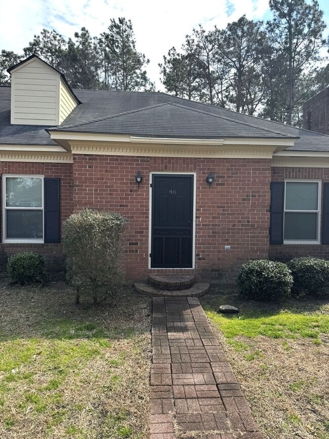 Building Photo - 46 Sagebrush Apartments