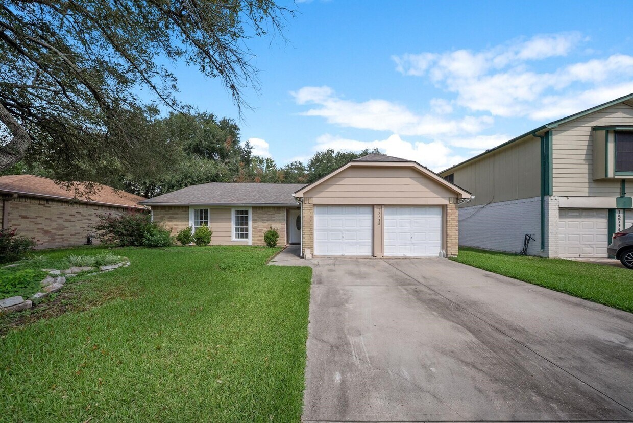 Foto principal - 15738 Tammany Ln