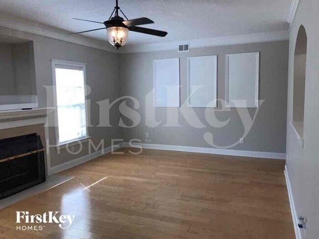 Foto del edificio - 15824 Robins Way