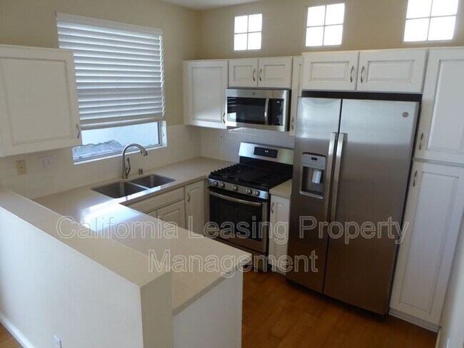 Building Photo - 27837 Skycrest Cir Dr