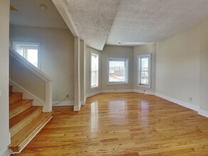 Building Photo - 1394 1/2 Indianola Ave