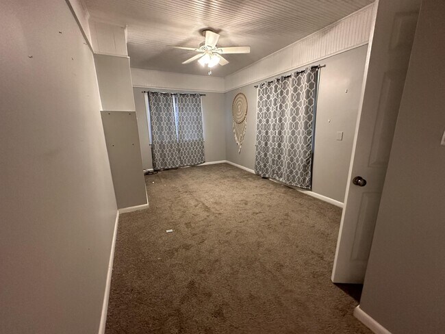 Foto del edificio - 1010 Scruggs St
