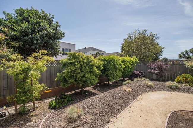 Foto del edificio - 3 Bed, 1.5 Westlake Detached Doelger Unfur...