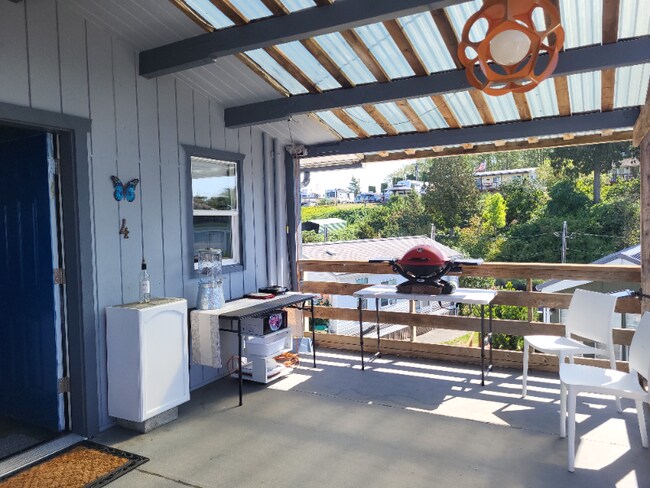 Foto del edificio - 7398 Birch Bay Dr