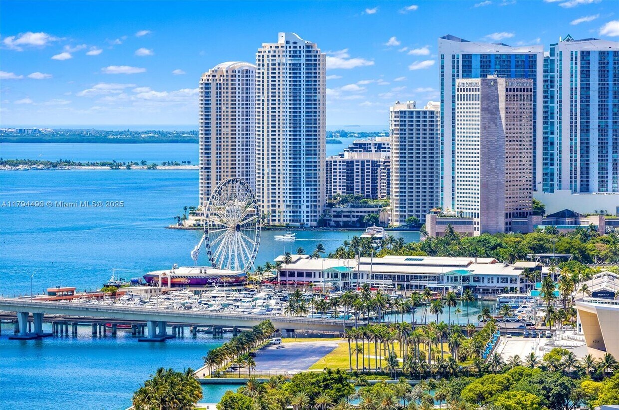 Foto principal - 1750 N Bayshore Dr
