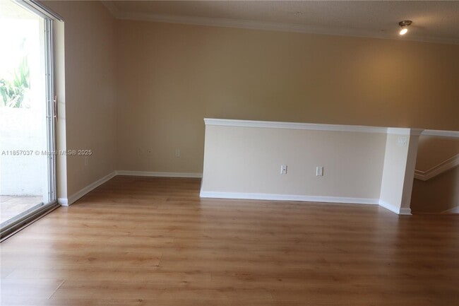 Foto del edificio - 5880 W Sample Rd