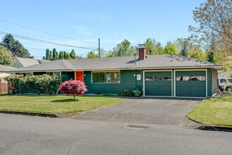 Building Photo - 3210 SE Sherrett St