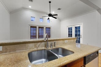 Building Photo - 1303 Sherwood Point Ln