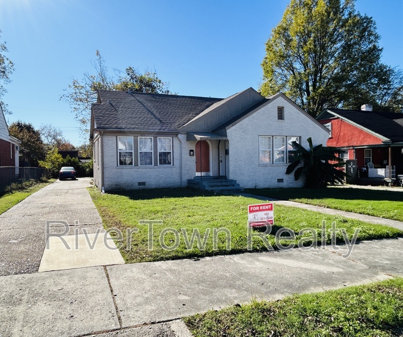 Foto principal - 2173 Albany Ave