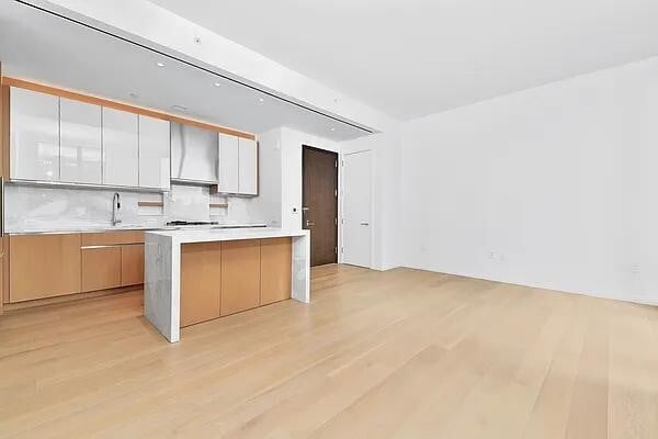 Building Photo - 277 Fifth Avenue
