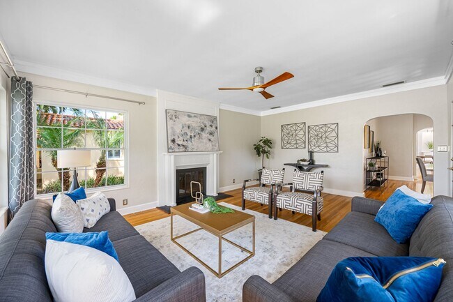 Building Photo - Historic Granada Terrace Home in St. Pete!!