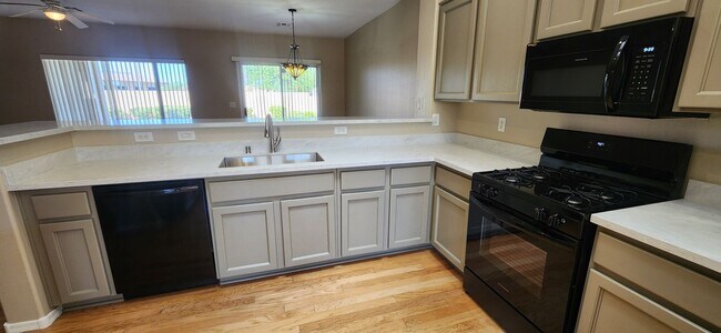 Foto del edificio - 2 bed 2 bath Franklin patio home in Sun City Anthem!