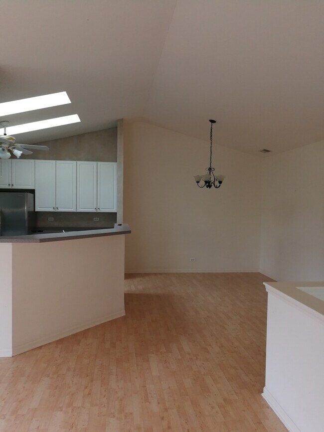 Building Photo - 2397 Madiera Ct