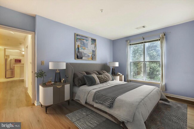 Master bedroom - 12915 Alton Sq