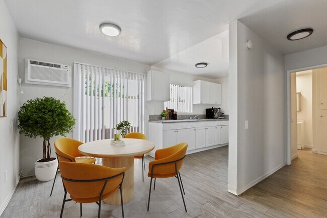 Foto del edificio - Carlyle Court Apartment Homes