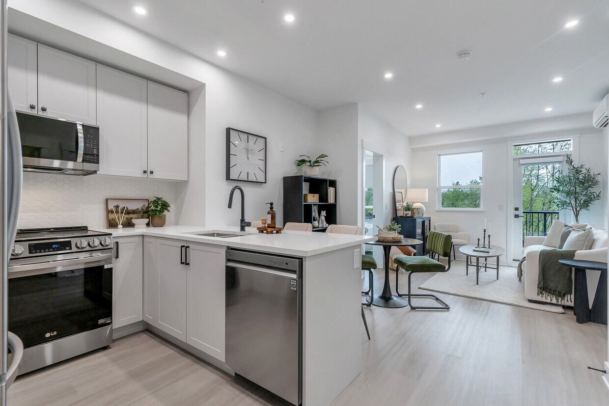 Photo principale - 20144-20186 86 Ave