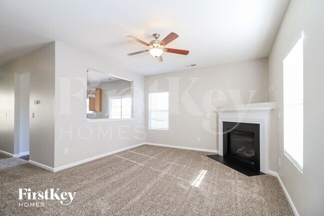 Building Photo - 1513 Pecan Ln