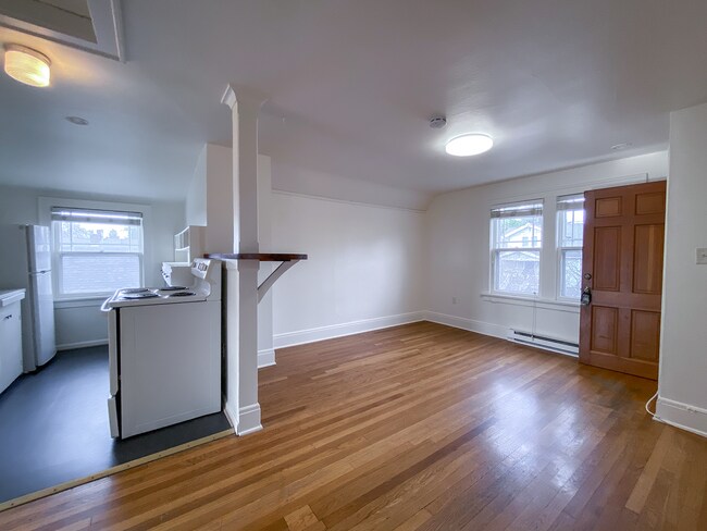 Foto del edificio - Lovely 1Bd + 1Ba in NE Portland!! Biker’s Paradise Near Mississippi Ave!!