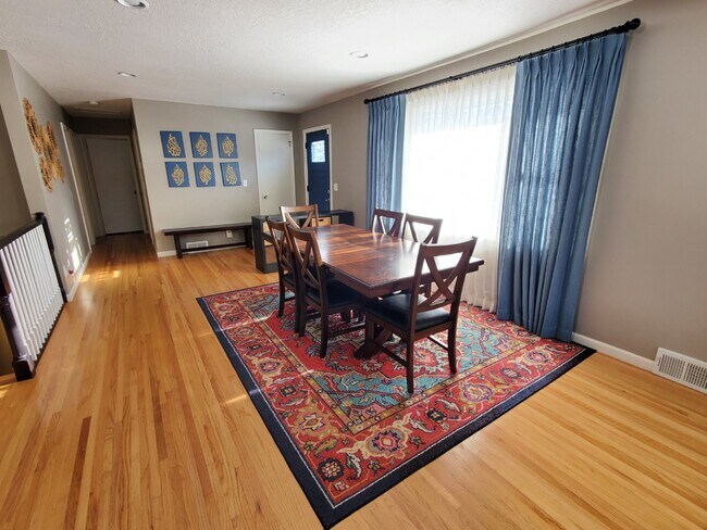 Foto del edificio - New Property Available for Rent in Saint L...