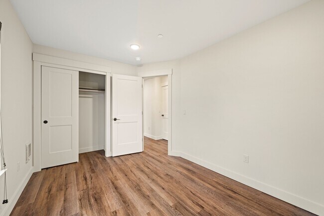 Foto del edificio - 1335 SE Jetty Ave