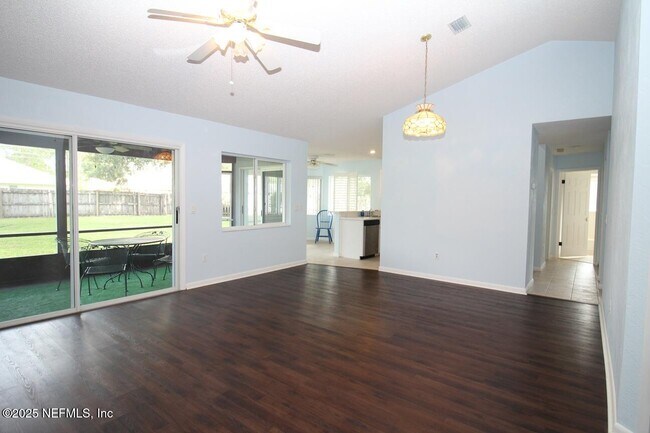Building Photo - 48 Westover Ln