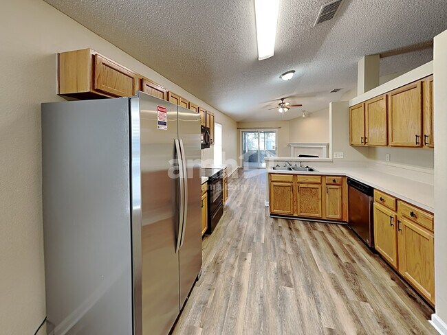 Foto del edificio - 2570 Blackstone Ct