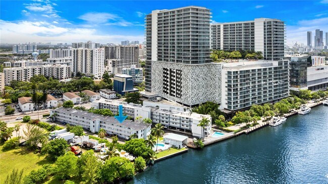 Foto del edificio - 1610 NW N River Dr