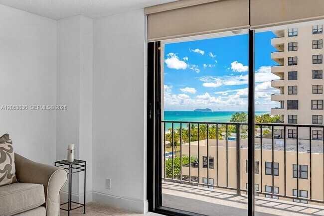 Foto del edificio - 2625 Collins Ave