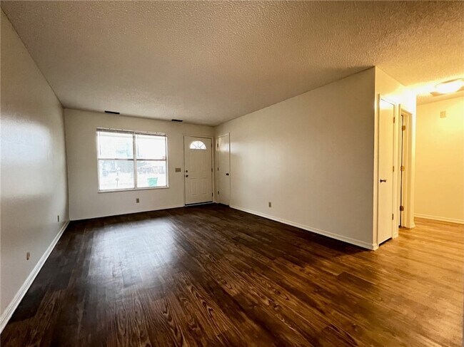 Foto del edificio - 2004 Horseshoe Dr