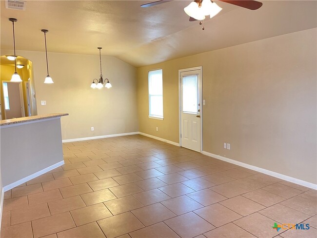 Building Photo - 4509 Cambridge Dr